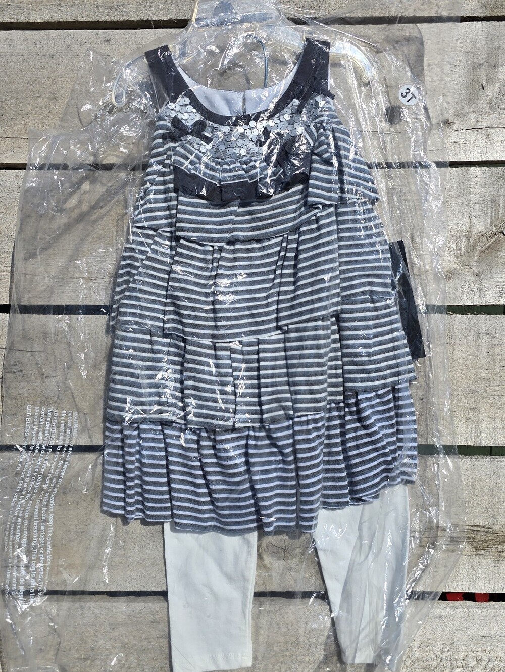 Isobella And Chloe Formal Outfit with White Leggings